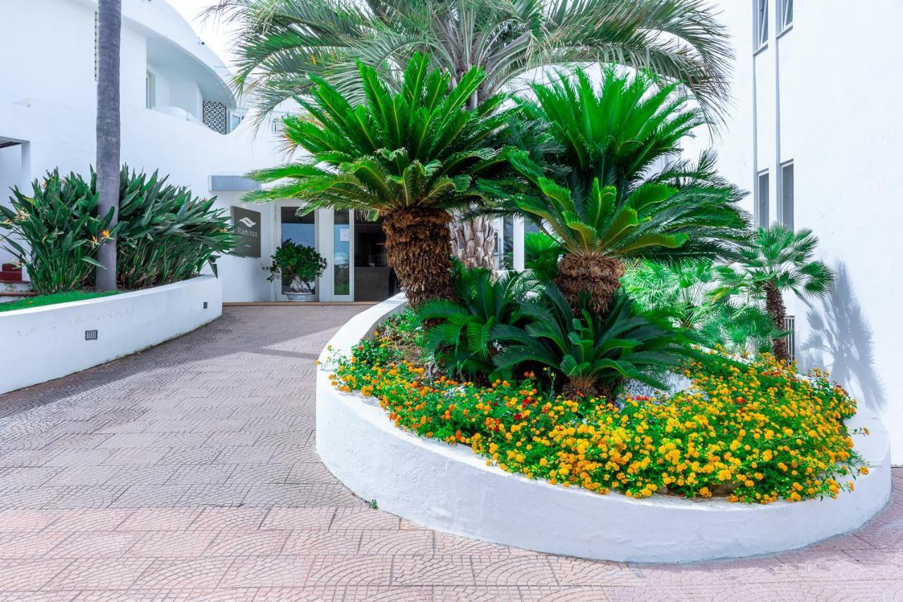 Hotel Flamingo Santa Margherita di Pula Exterior photo