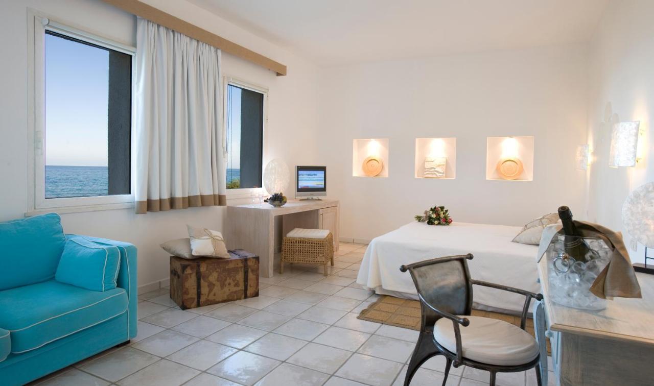 Hotel Flamingo Santa Margherita di Pula Exterior photo